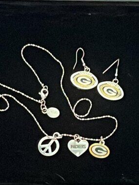 PS Golna Green Bay Packers Necklace and Earrings